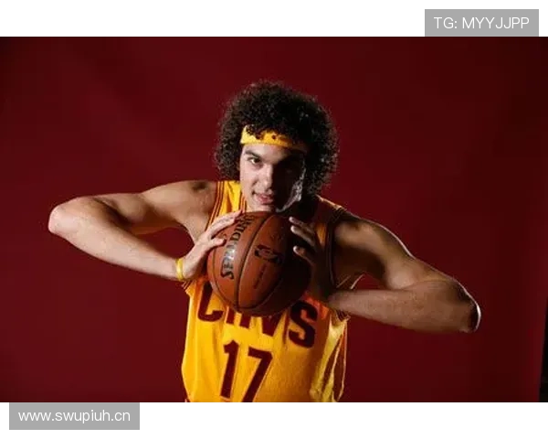 瓦莱乔无球掩护效率下滑，内线作用遭战术边缘化