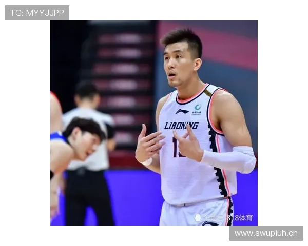 郭艾伦今天又穿着拖鞋进场了，裁判都愣了半天，这明星架势谁学的？